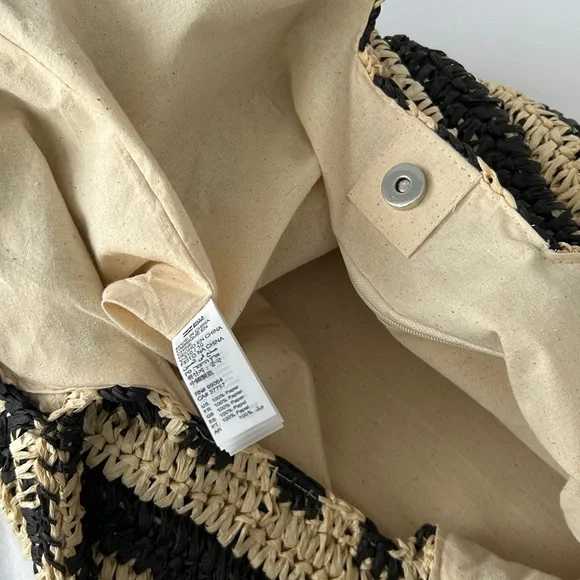 Billabong Talk To The Palm Paper Woven Straw Tote Bag Black & Natural Colour - Picture 15 of 16